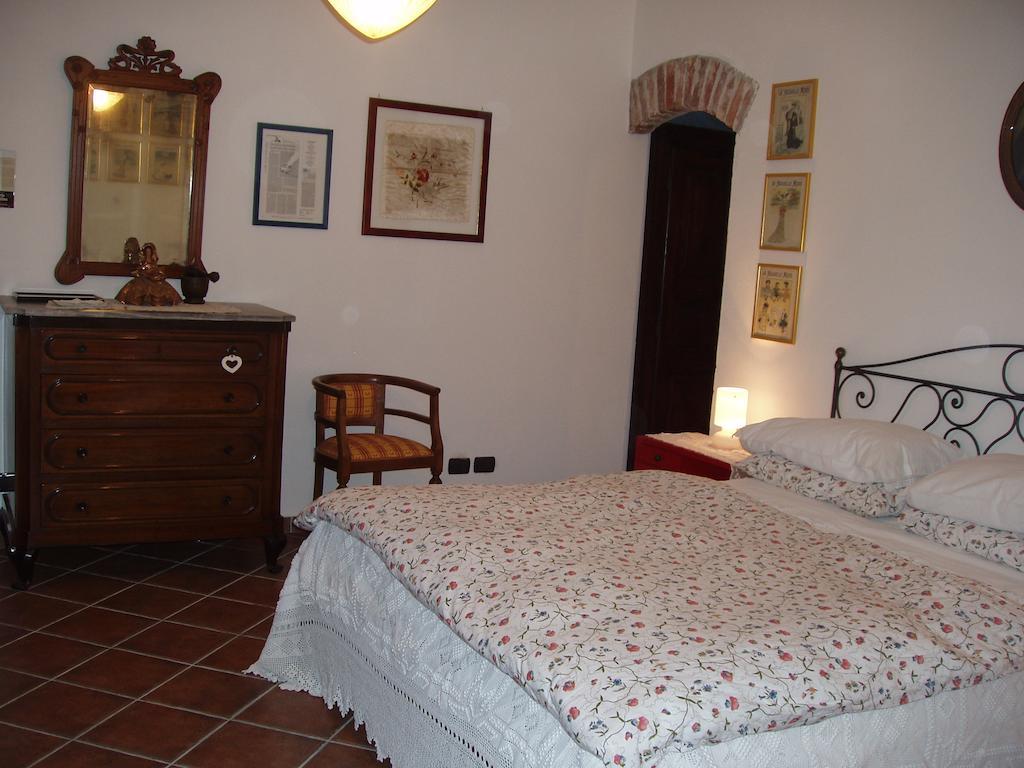 Moncucco Torinese Cascina Nel Bosco B&B 객실 사진