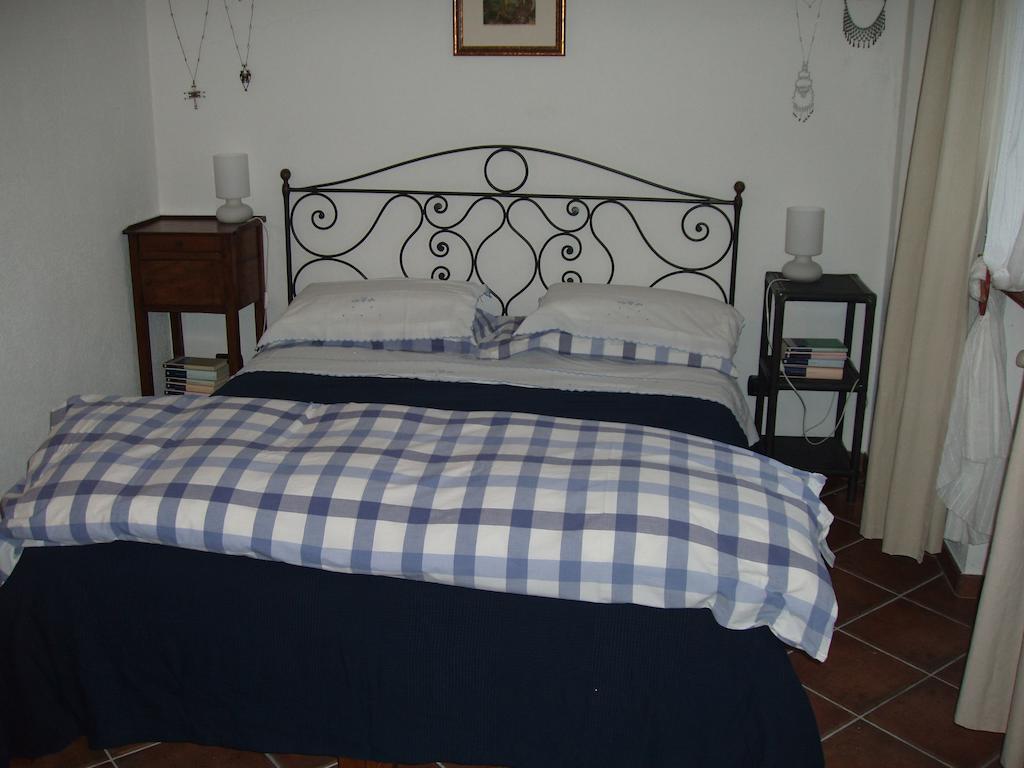 Moncucco Torinese Cascina Nel Bosco B&B 객실 사진